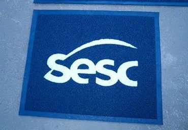 Tapete com perfil na borda Capachos Forte SP - Sesc